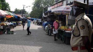 keralanews cm calls on traders for talks traders withdrew from the decision to open shops