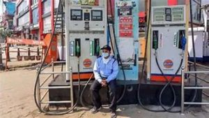 keralanews fuel retailers preparing to shut down pumps in protest of the hike in petrol and diesel prices