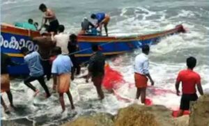 keralanews four died when fishing boat overturned in kollam azhikkal 12 hospitalised