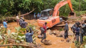 keralanews flood in the state 2 deaths 22 deadbodies found