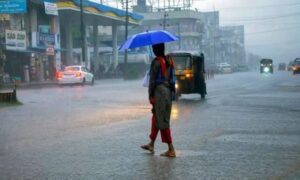 keralanews heavy rain continues in the state low lying areas in thiruvananthapuram flooded orange alert for malappuram and kozhikode