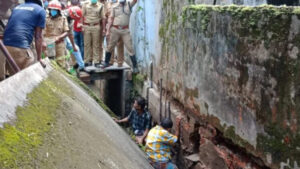 keralanews one migrant worker killed and two injured when wall collapsed in kaloor