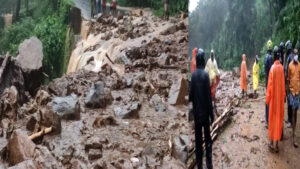 keralanews heavy rain cause landslide in kuttiadi pass traffic disrupted in kozhikkode churam road