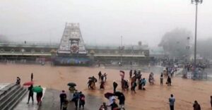 keralanews low pressure formed in bay of bengal floods in andhra pradesh due to heavy rains hundreds of pilgrims trapped in tirupati