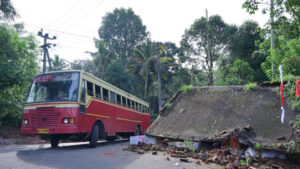 keralanews six including five students injured hen ksrtc bus rams into waiting shed