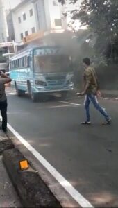 keralanews bus caught fire in kannur odikundu bus completely destroyed (2)