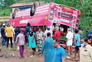 keralanews private bus overturned in kasargod injuring several people