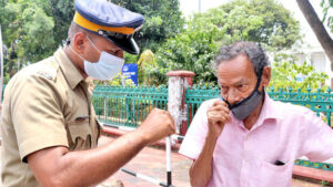 keralanews masks made mandatory in public places in the state violators will be fined district police chiefs instructed to tighten checks