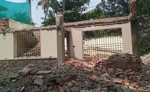 keralanews accident while demolishing building in maradi two workers died concrete slab collapsed
