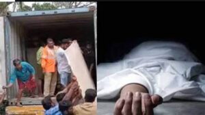 keralanews two workers died while unloading granite from container lorry in idukki